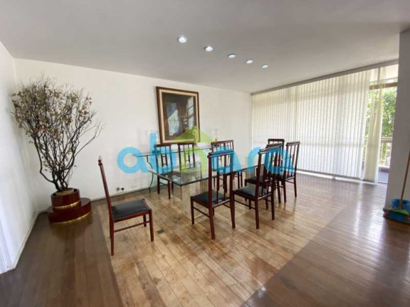 Imagem Apartamento com 4 Quartos à Venda, 355 m² em Copacabana - Rio De Janeiro Imagem Apartamento com 4 Quartos à Venda, 355 m² em Copacabana - Rio De Janeiro
