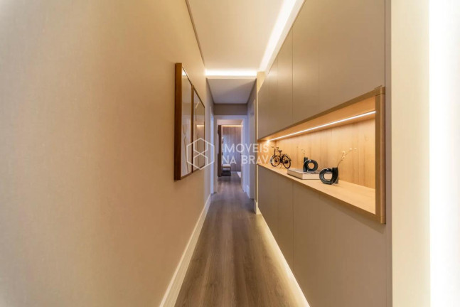 Imagem Apartamento com 4 Quartos à Venda, 237 m² em Centro - Balneário Camboriú Imagem Apartamento com 4 Quartos à Venda, 237 m² em Centro - Balneário Camboriú
