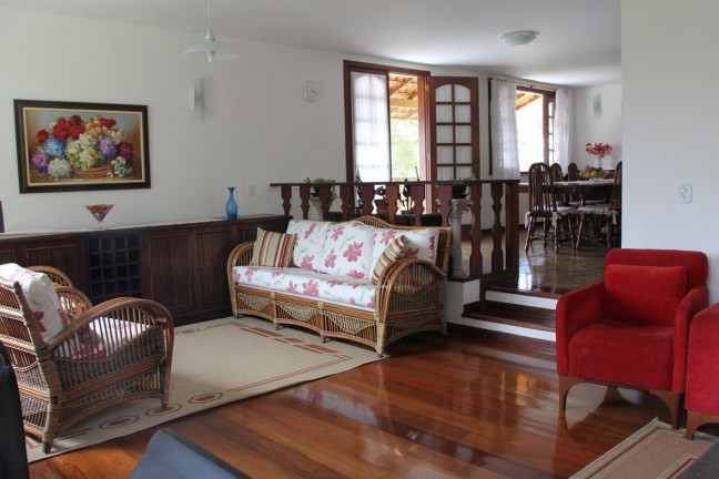 Imagem Casa com 6 Quartos à Venda, 300 m² em Comary - Teresópolis Imagem Casa com 6 Quartos à Venda, 300 m² em Comary - Teresópolis