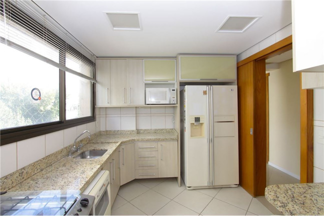 Imagem Imóvel com 3 Quartos à Venda, em Rio Branco - Porto Alegre Imagem Imóvel com 3 Quartos à Venda, em Rio Branco - Porto Alegre