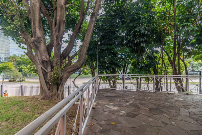Imagem Imóvel com 3 Quartos à Venda, em Chácara Das Pedras - Porto Alegre Imagem Imóvel com 3 Quartos à Venda, em Chácara Das Pedras - Porto Alegre