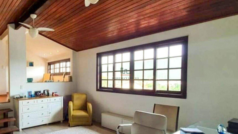 Imagem Casa com 5 Quartos à Venda, 220 m² em Itaipu - Niterói Imagem Casa com 5 Quartos à Venda, 220 m² em Itaipu - Niterói