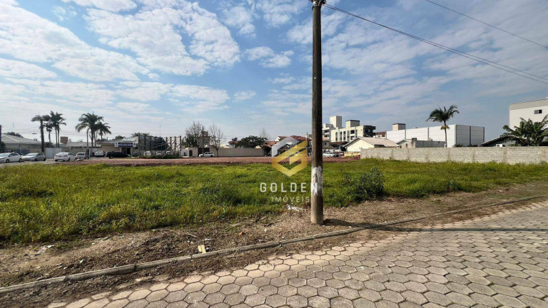 Terreno à Venda, 370 m² em Universitário - Tijucas