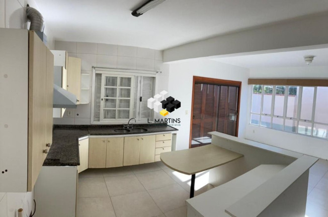 Imagem Casa com 3 Quartos à Venda, 158 m² em Jardim Itu - Porto Alegre Imagem Casa com 3 Quartos à Venda, 158 m² em Jardim Itu - Porto Alegre