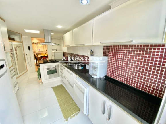 Imagem Casa de Condomínio com 3 Quartos à Venda, 467 m² em Granja Viana - Granja Viana