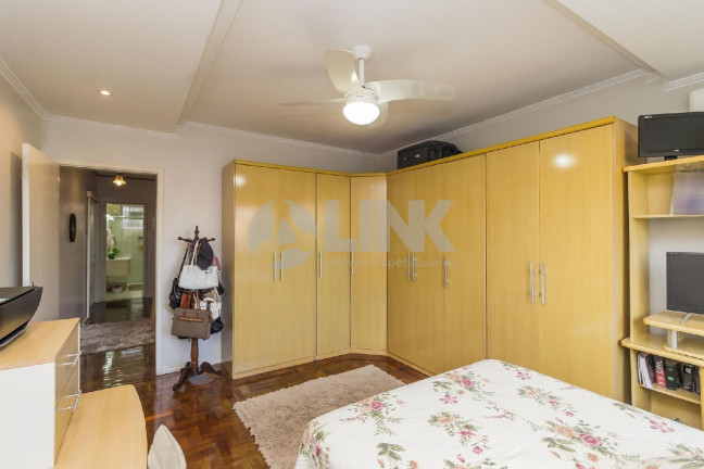 Imagem Casa com 3 Quartos à Venda, 290 m² em Jardim Europa - Porto Alegre Imagem Casa com 3 Quartos à Venda, 290 m² em Jardim Europa - Porto Alegre