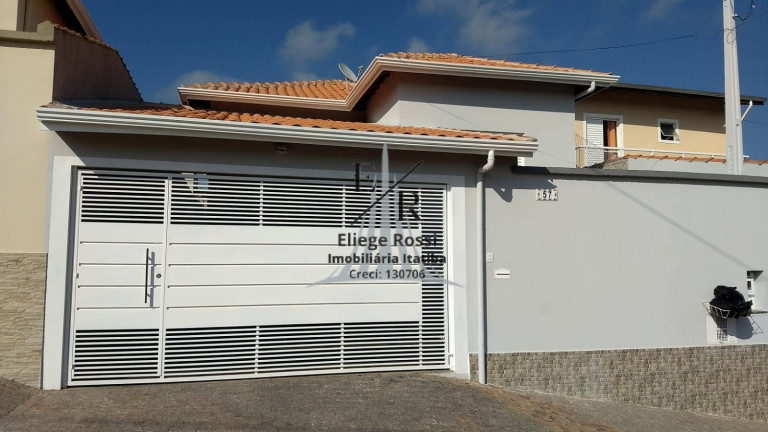 Casa com 3 Quartos à Venda,  em Itatiba