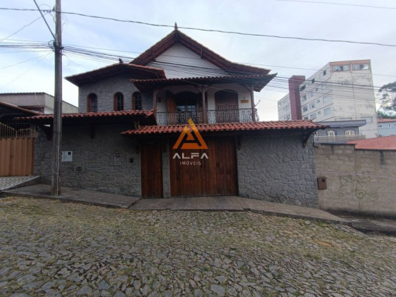 Casa com 3 Quartos à Venda, 437 m²