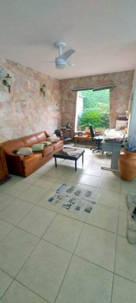 Imagem Casa com 3 Quartos à Venda, 800 m² em Centro - Peruíbe Imagem Casa com 3 Quartos à Venda, 800 m² em Centro - Peruíbe