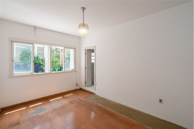 Imagem Casa com 4 Quartos à Venda,  em Petrópolis - Porto Alegre