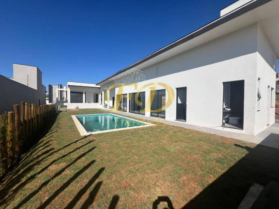 Casa à Venda, 670 m² em Atibaia