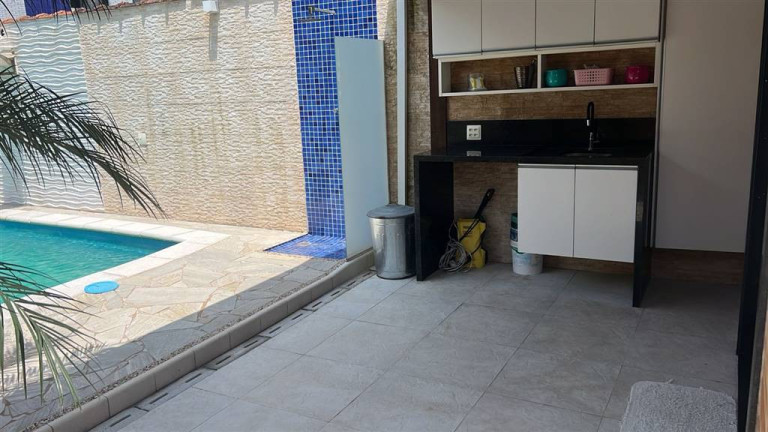 Imagem Sobrado com 4 Quartos à Venda, 200 m² em Guilhermina - Praia Grande Imagem Sobrado com 4 Quartos à Venda, 200 m² em Guilhermina - Praia Grande