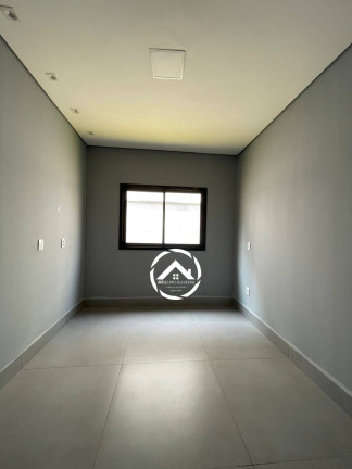 Imagem Casa com 3 Quartos à Venda, 380 m² em Petrópolis - Várzea Grande