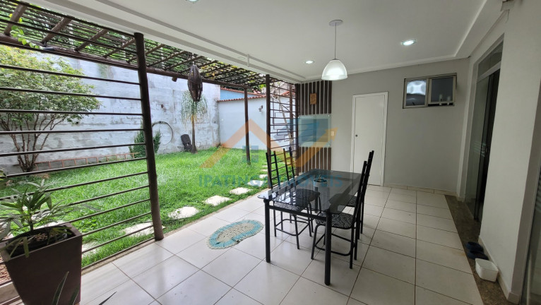 Imagem Casa com 3 Quartos à Venda, 150 m² em Veneza - Ipatinga