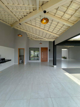 Imagem Casa com 3 Quartos à Venda, 285 m² em Setor Sudoeste - Goiânia Imagem Casa com 3 Quartos à Venda, 285 m² em Setor Sudoeste - Goiânia
