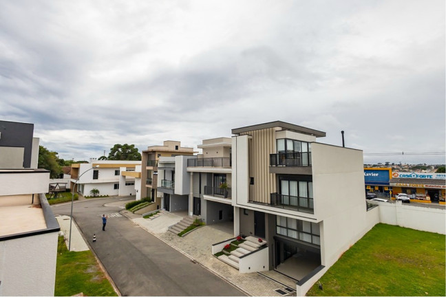 Imagem Casa de Condomínio com 3 Quartos à Venda, 254 m² em Santa Cândida - Curitiba