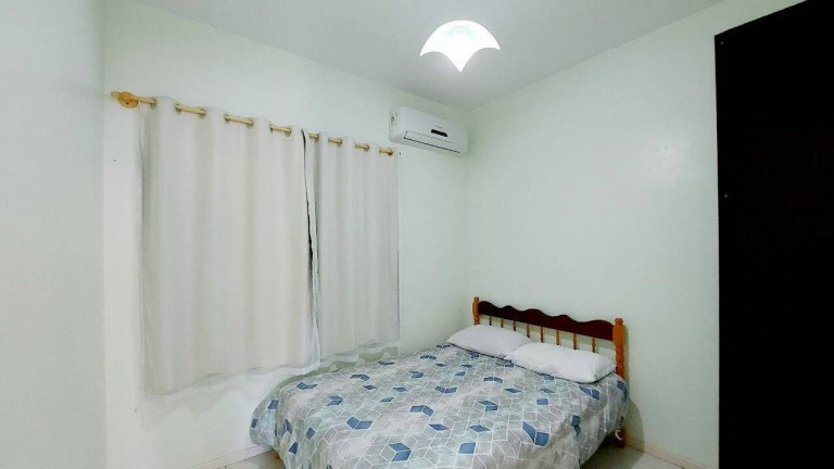 Imagem Casa com 4 Quartos para Temporada, 140 m² em Bombas - Bombinhas Imagem Casa com 4 Quartos para Temporada, 140 m² em Bombas - Bombinhas
