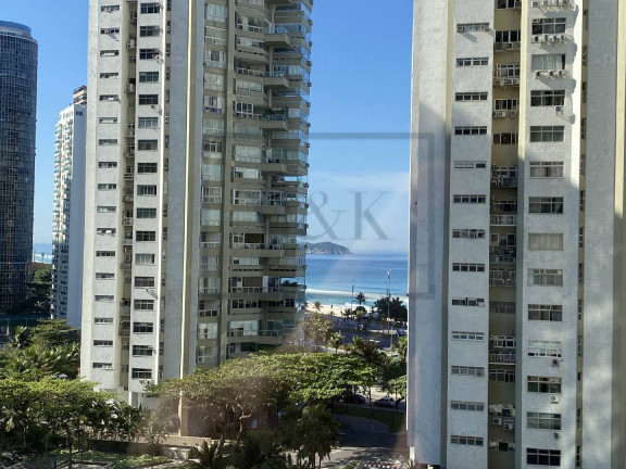 Imagem Apartamento com 3 Quartos à Venda, 160 m² em Barra Da Tijuca - Rio De Janeiro