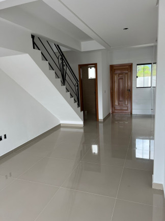 Imagem Sobrado com 2 Quartos à Venda,  em Potecas - São José