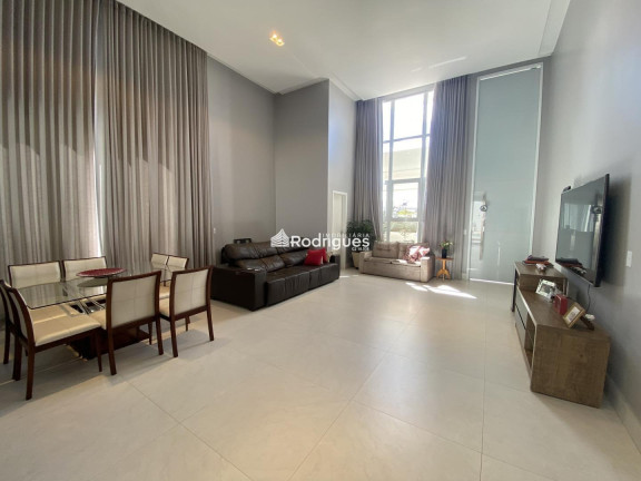 Casa com 4 Quartos à Venda, 290 m² em Setor Habitacional Arniqueira (águas Claras) - Brasília