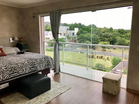 Imagem Imóvel com 3 Quartos à Venda, 30 m² em Alto Petrópolis - Porto Alegre Imagem Imóvel com 3 Quartos à Venda, 30 m² em Alto Petrópolis - Porto Alegre