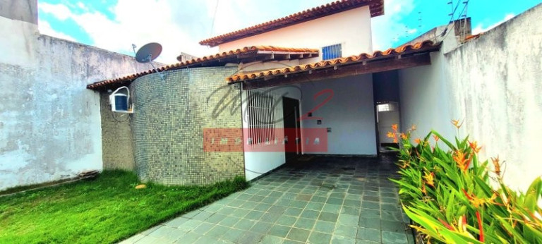 Casa com 4 Quartos à Venda, 300 m² em Ponto Central - Feira De Santana