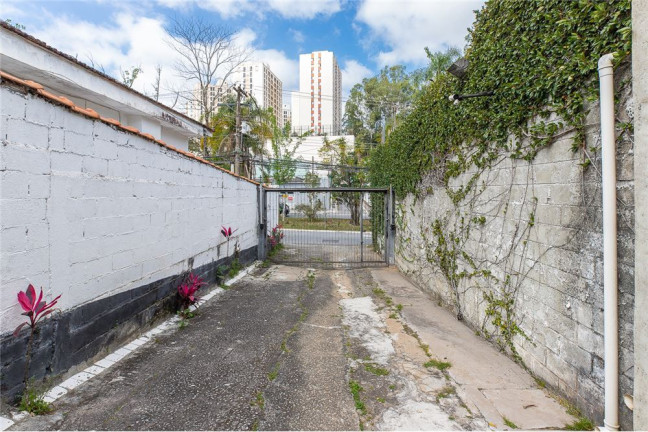 Imagem Casa com 3 Quartos à Venda, 500 m² em Jardim Marajoara - São Paulo