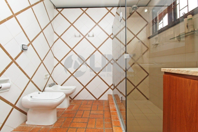 Imagem Casa com 3 Quartos à Venda, 334 m² em Chácara Das Pedras - Porto Alegre