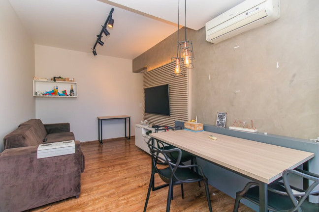 Imagem Imóvel com 1 Quarto à Venda,  em Petrópolis - Porto Alegre