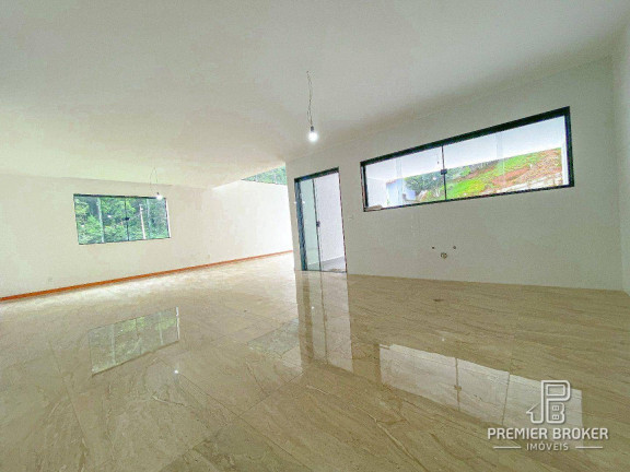 Imagem Casa com 3 Quartos à Venda, 234 m² em Albuquerque - Teresópolis Imagem Casa com 3 Quartos à Venda, 234 m² em Albuquerque - Teresópolis