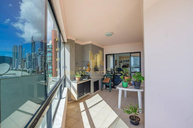 Imagem Apartamento com 3 Quartos à Venda, 153 m² em Centro - Balneário Camboriú Imagem Apartamento com 3 Quartos à Venda, 153 m² em Centro - Balneário Camboriú