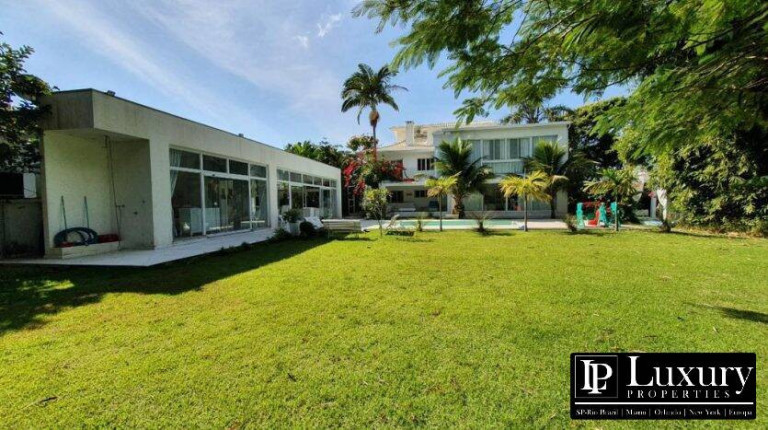 Imagem Casa com 7 Quartos à Venda, em Praia Brava - Florianópolis Imagem Casa com 7 Quartos à Venda, em Praia Brava - Florianópolis
