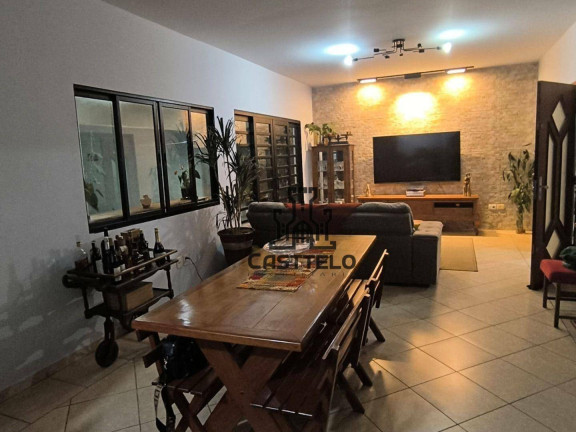 Imagem Casa com 3 Quartos à Venda, 171 m² em Jardim Itatiaia 2 - Londrina