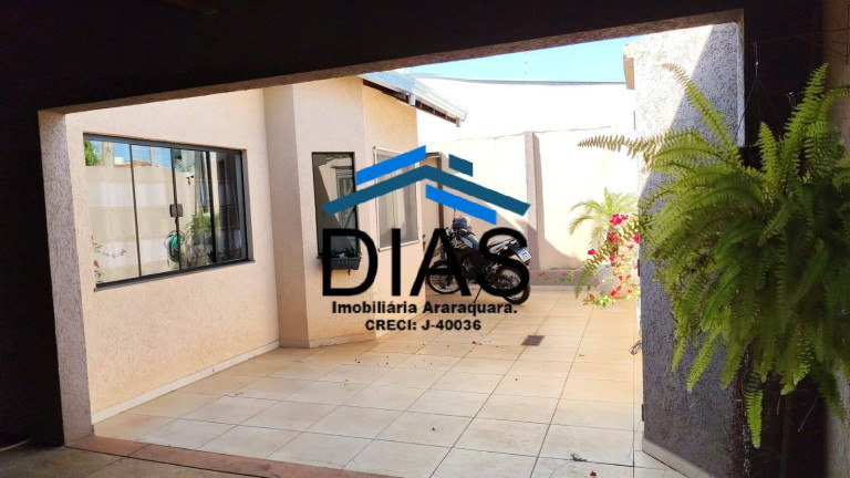 Imagem Casa com 3 Quartos à Venda, 241 m² em Jardim Gardênias - Araraquara Imagem Casa com 3 Quartos à Venda, 241 m² em Jardim Gardênias - Araraquara