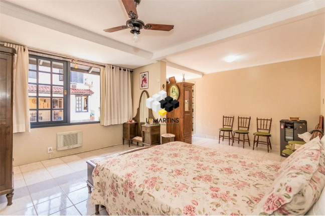 Imagem Casa com 4 Quartos à Venda, 525 m² em Jardim Sabará - Porto Alegre Imagem Casa com 4 Quartos à Venda, 525 m² em Jardim Sabará - Porto Alegre