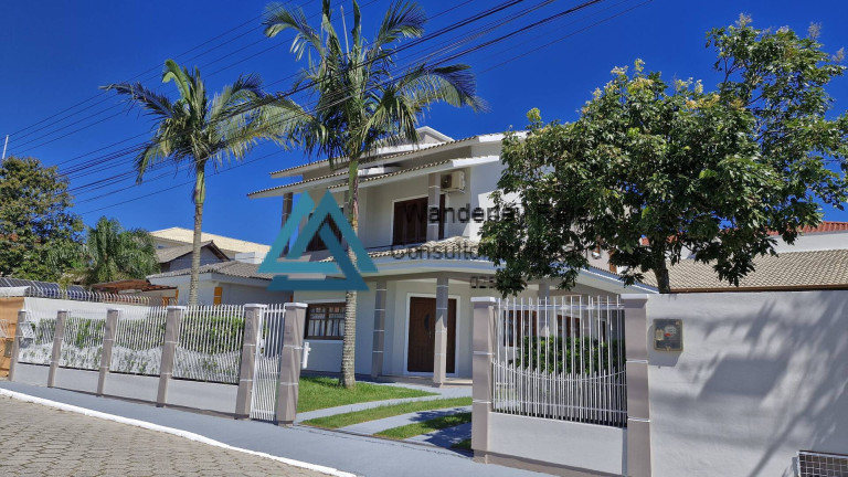 Imagem Casa com 3 Quartos à Venda, 400 m² em Ingleses Do Rio Vermelho - Florianópolis Imagem Casa com 3 Quartos à Venda, 400 m² em Ingleses Do Rio Vermelho - Florianópolis