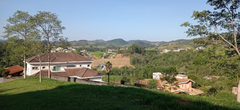 Imagem Sobrado com 4 Quartos à Venda, 398 m² em Centro - Jambeiro