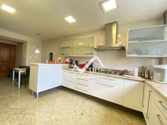 Imagem Apartamento com 3 Quartos à Venda, 227 m² em Embaré - Santos