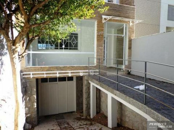 Casa com 3 Quartos para Alugar, 250 m² em Perdizes - São Paulo