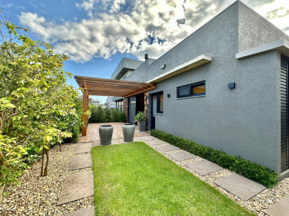 Imagem Casa com 3 Quartos à Venda, 198 m² em -- - Capao Da Canoa Imagem Casa com 3 Quartos à Venda, 198 m² em -- - Capao Da Canoa