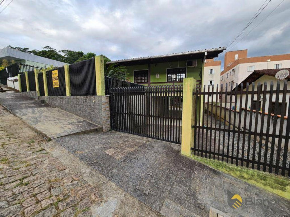Casa com 3 Quartos à Venda, 200 m² em Velha - Blumenau