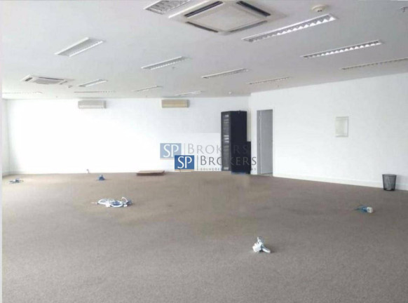 Sala Comercial à Venda ou Locação, 300 m² em Cerqueira César - São Paulo