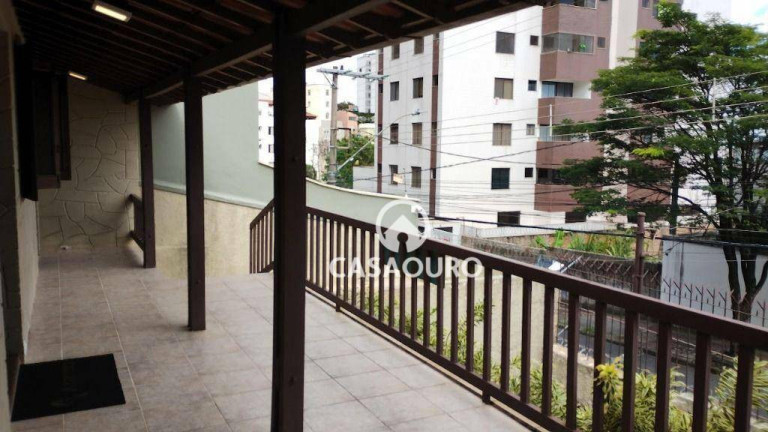 Imagem Casa com 6 Quartos à Venda, 250 m² em São Lucas - Belo Horizonte Imagem Casa com 6 Quartos à Venda, 250 m² em São Lucas - Belo Horizonte