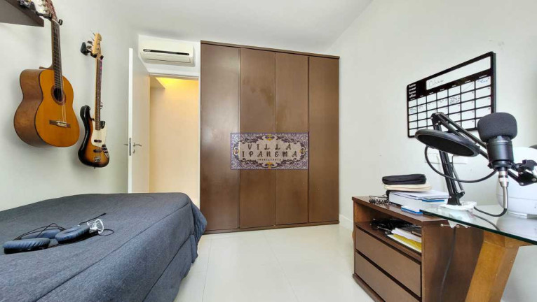 Imagem Apartamento com 3 Quartos à Venda, 130 m² em Lagoa - Rio De Janeiro Imagem Apartamento com 3 Quartos à Venda, 130 m² em Lagoa - Rio De Janeiro
