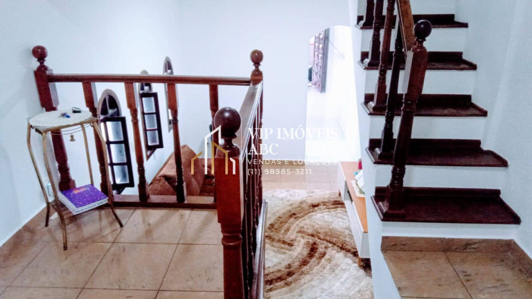 Imagem Sobrado com 3 Quartos à Venda, 201 m² em Vila Humaitá - Santo André