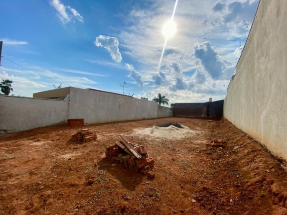 Imagem Terreno à Venda, 308 m² em Centro - Lins Imagem Terreno à Venda, 308 m² em Centro - Lins