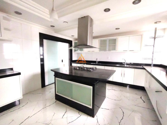 Imagem Apartamento com 4 Quartos à Venda, 223 m²