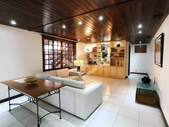 Imagem Casa com 5 Quartos à Venda, 720 m² em Piratininga - Niterói