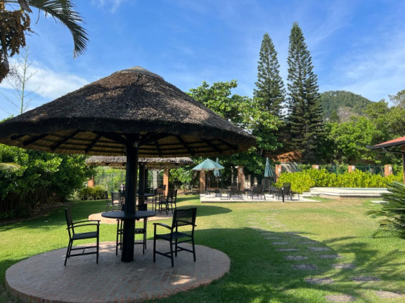 Imagem Imóvel com 2 Quartos à Venda, 130 m² em Praia Do Estaleirinho - Balneário Camboriú Imagem Imóvel com 2 Quartos à Venda, 130 m² em Praia Do Estaleirinho - Balneário Camboriú