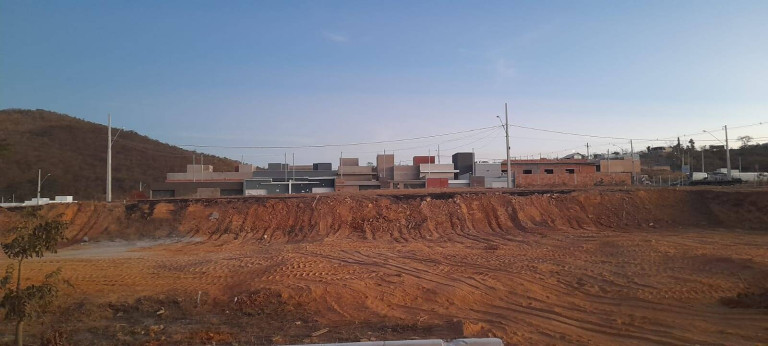Imagem Terreno à Venda, 200 m² em Residencial Sul Jacarandás - Montes Claros Imagem Terreno à Venda, 200 m² em Residencial Sul Jacarandás - Montes Claros